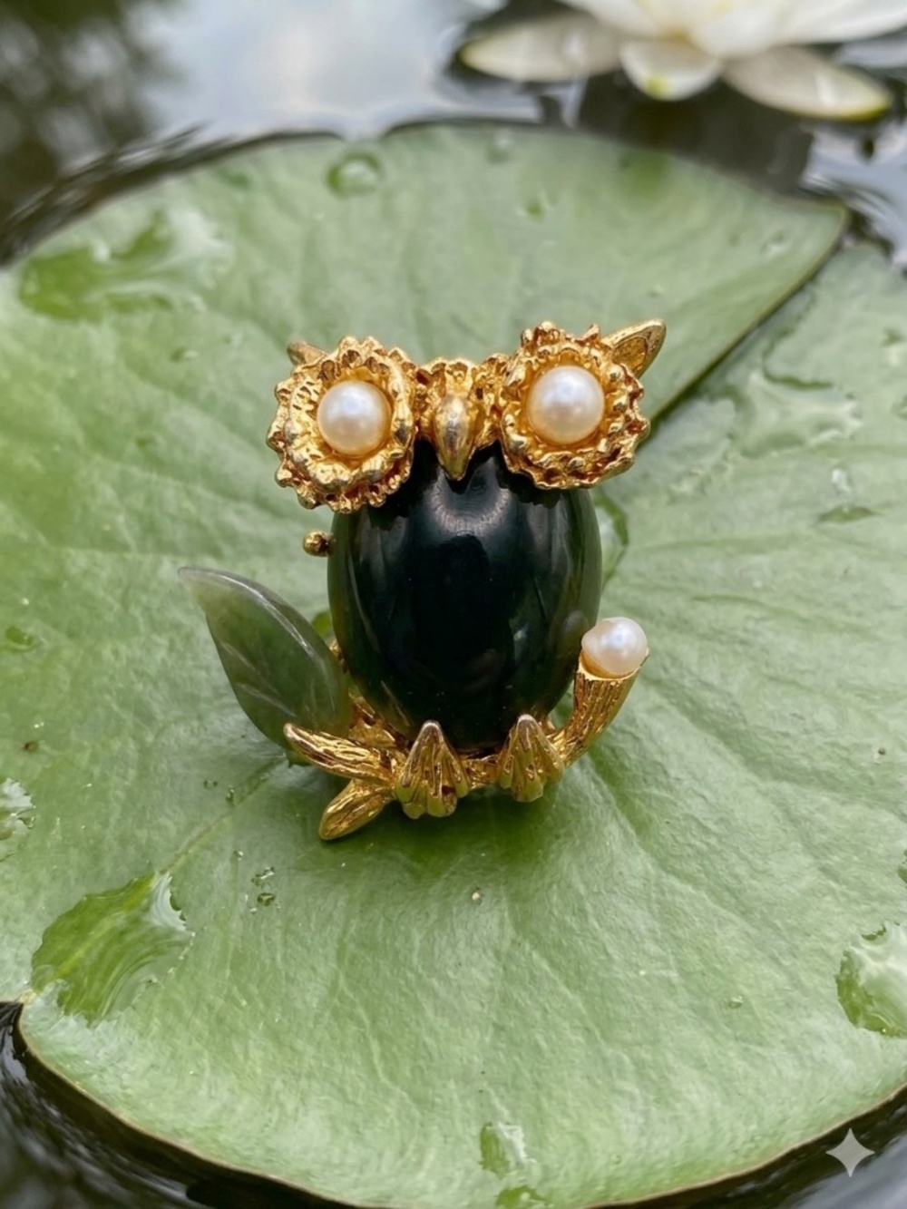Vintage SWABODA Nephrite Jade & Pearls Figural Owl Brooch Jelly Belly